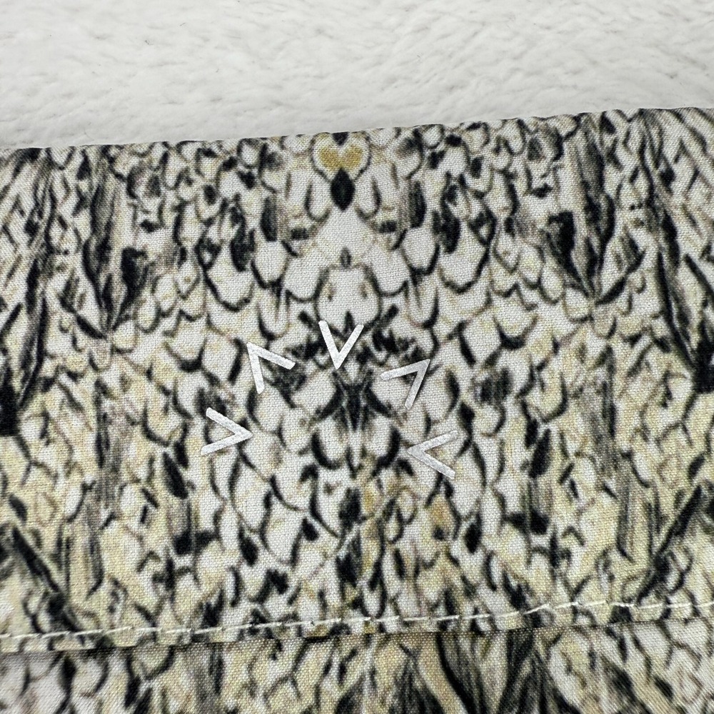 Varley Womens Kallin Running Shorts Sz L Animal Snake Print Gym Athletic Workout - Picture 9 of 13